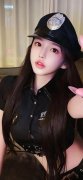 炎天看见女同窗短